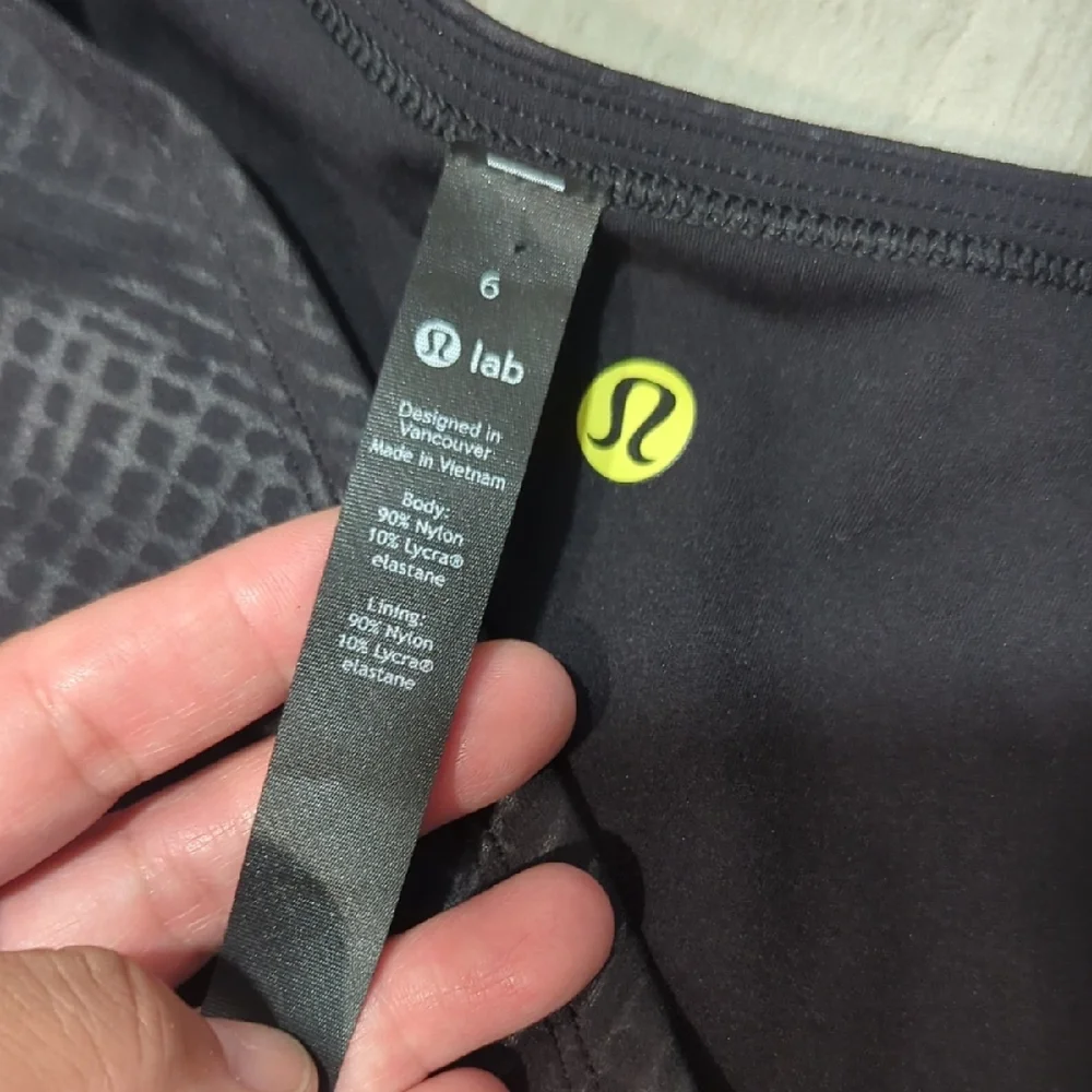 lululemon athletica Charcoal Long Sleeve Bodysuit - Picture 4 of 5